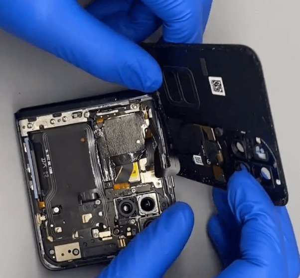 cómo reparar el daño por agua de mar y el problema de arranque del Huawei P50 Pocket: una guía paso a paso reparación del huawei p50 pocket