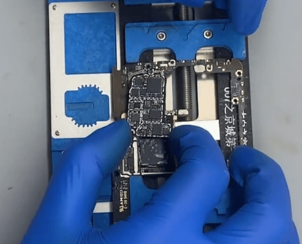 huawei mate x2 seawater damage repair (ii) 02 Recombine the two layers of the motherbaord
