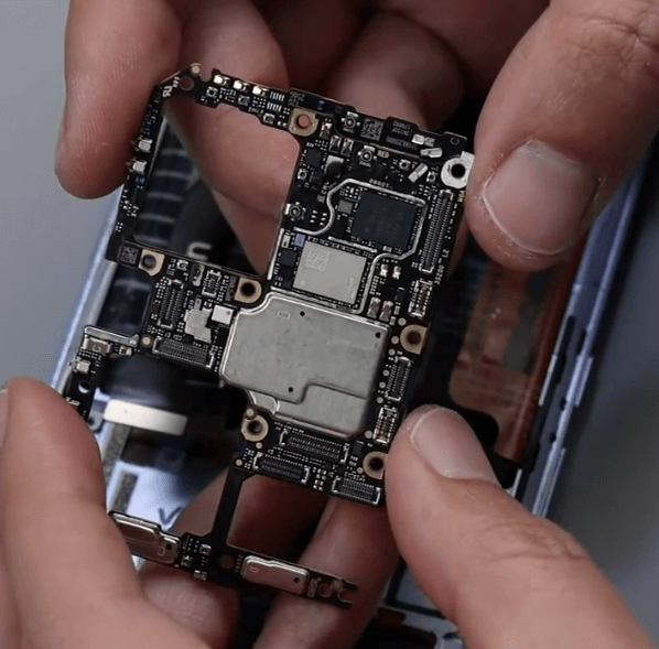 xiaomi 12 pro problème de réseau guide de réparation 03. Vérifier soigneusement la cosmétique de la carte mère