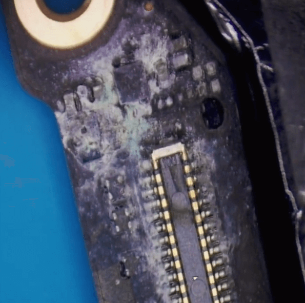 Riparazione dei danni causati dall'acqua di xiaomi mi 10 ultra: ripristino di un telefono che non si avvia Ispezione della scheda madre al microscopio