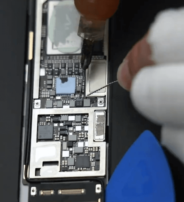 Wie repariere ich das Problem, dass sich das ipad pro 2020 nicht einschaltet? 03 Finden Sie eine Hauptstromversorgung