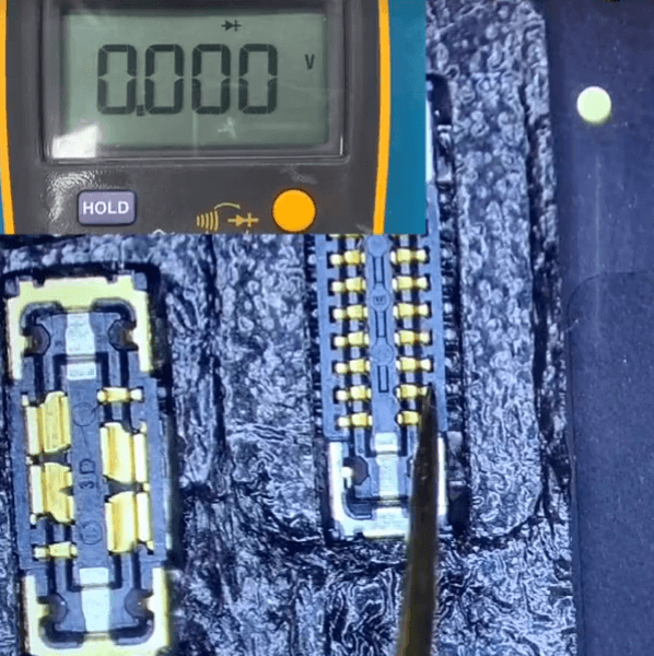 Comment réparer l'écran tactile de l'iphone 12 qui ne fonctionne pas après la charge de nuit ? 03 Mesurer la valeur de la diode sur le connecteur tactile