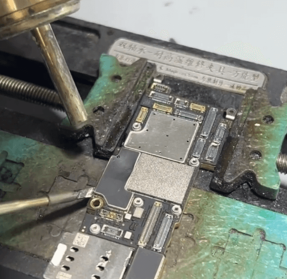 Reparatur fallen gelassen beschädigt iphone 13 pro keine Anzeige Problem Lösungen Löten iphone 13 pro