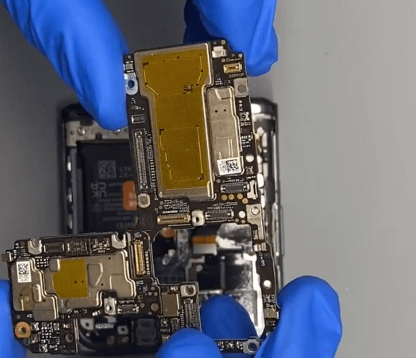 cómo reparar el daño por agua de mar y el problema de arranque del Huawei P50 Pocket: una guía paso a paso Daños por agua de mar en HUAWEI P50 Pocket