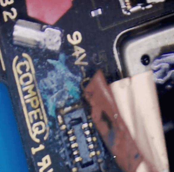 Riparazione dei danni causati dall'acqua di xiaomi mi 10 ultra: ripristino di un telefono che non si avvia xiaomi mi 10 ultra danni da acqua