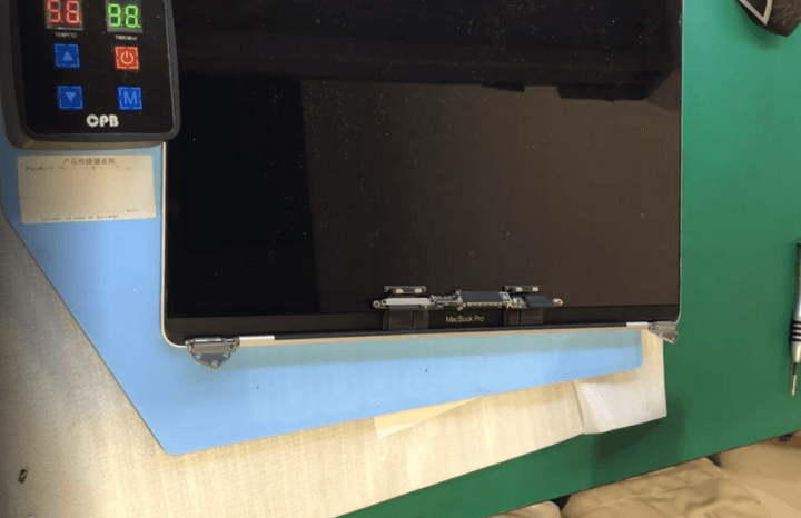 reparación del problema de falta de vídeo en macbook a1707 calentar la pantalla en la placa base
