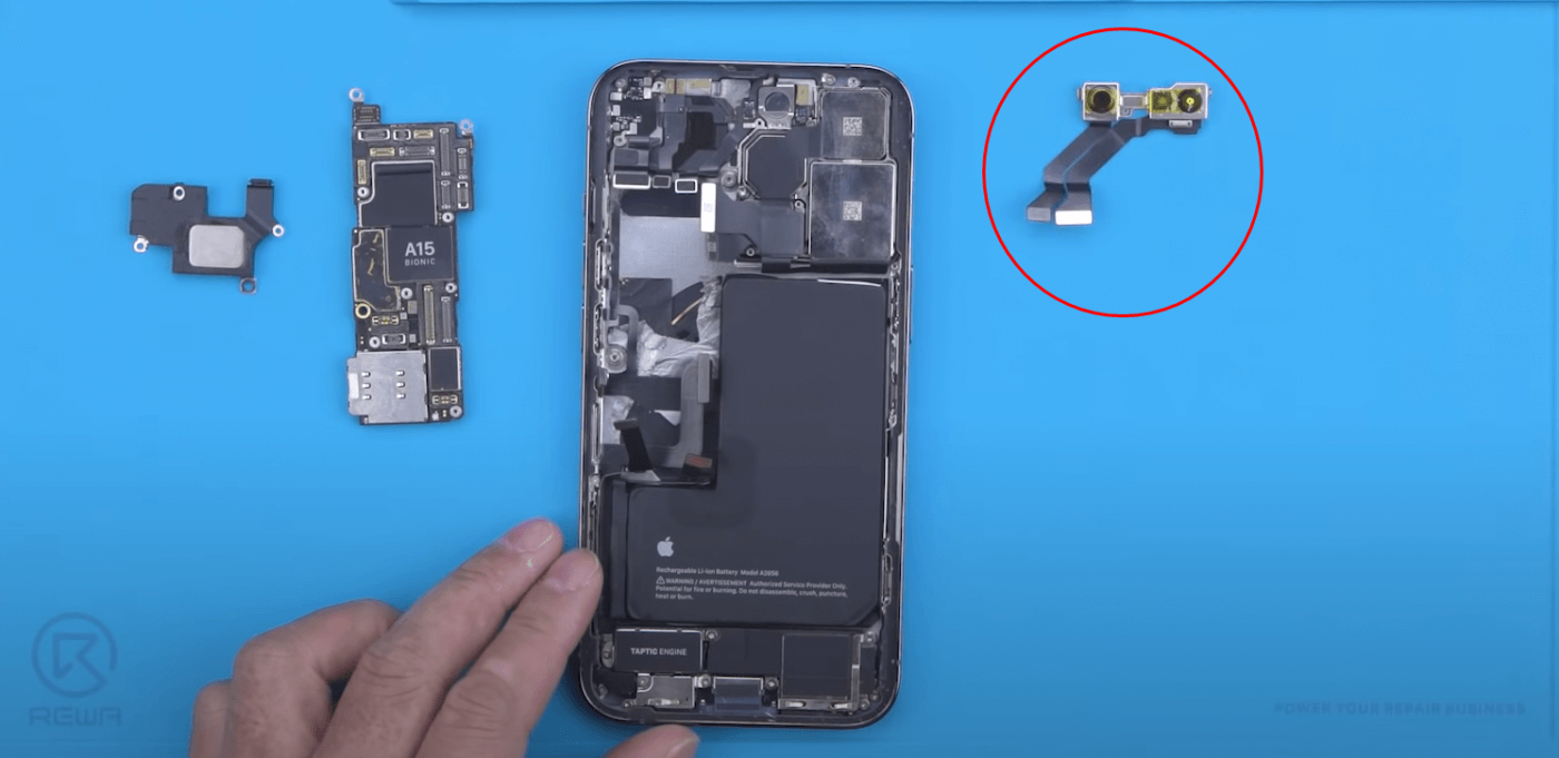 iphone 13 pro face id no disponible reparacion 07 Extraer el módulo Face ID