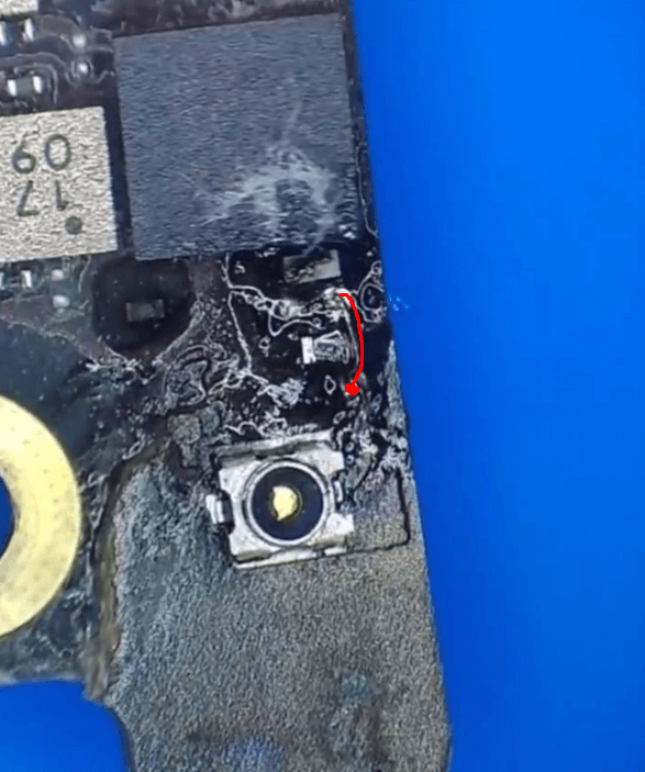 Riparazione della scheda madre dell'iphone 8 plus: come abbiamo risolto i problemi di pcb e wi-fi incrinati dopo un danno da caduta 08 filo di salto sul lato A