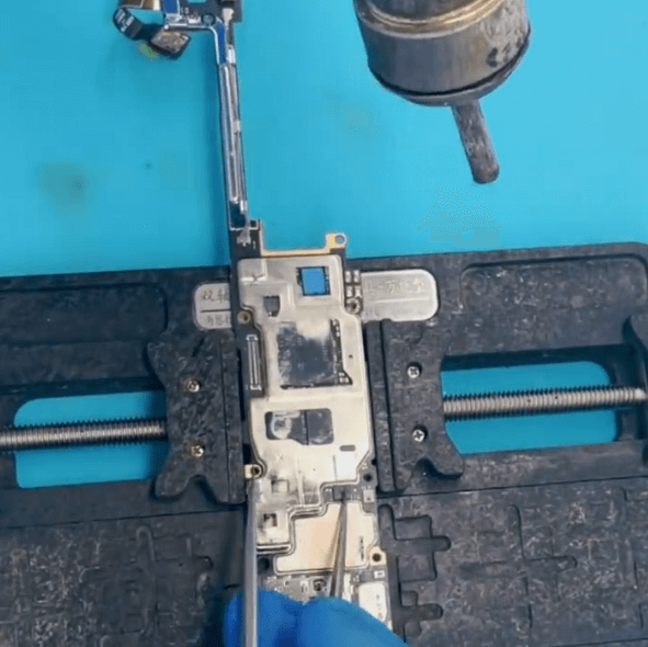 xiaomi 10 cannot boot: continuous dropping damage repair 09 we should also remove the shielding cover first