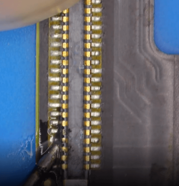 Riparazione display iPhone 13 Pro Max danneggiato dalla lavatrice connettore flessibile per iPhone
