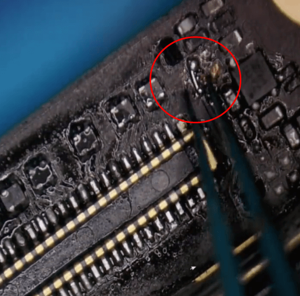 Riparazione dei danni causati dall'acqua di xiaomi mi 10 ultra: ripristino di un telefono che non si avvia resistenza mancante sulla scheda madre