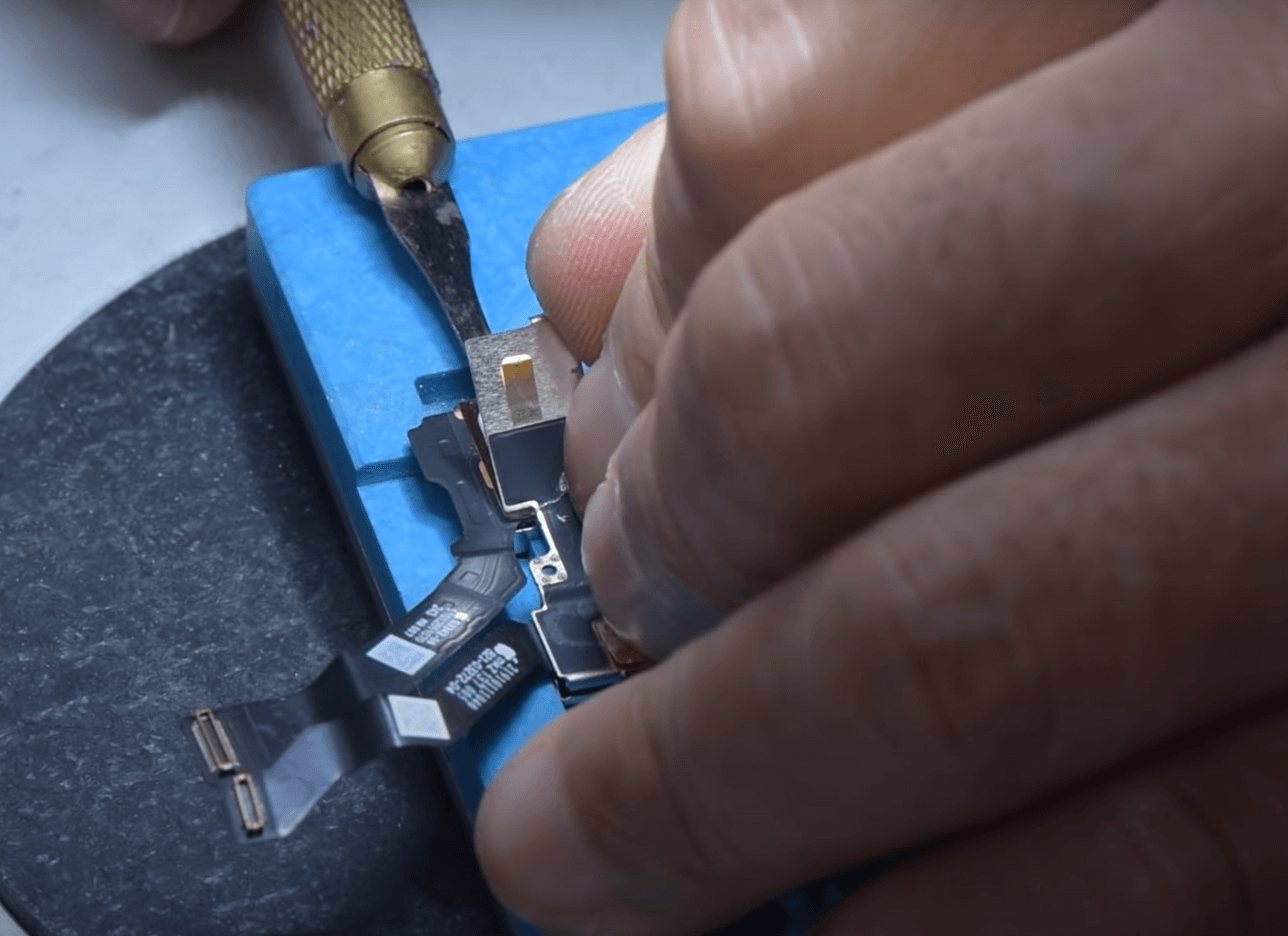 iphone 13 pro face id no disponible reparacion 11 Hacer palanca con un cuchillo de esculpir
