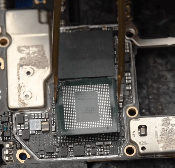 oppo find x3 pro schwarzer Bildschirm beim Spielen 11 Nachlöten der ersten Lage der CPU