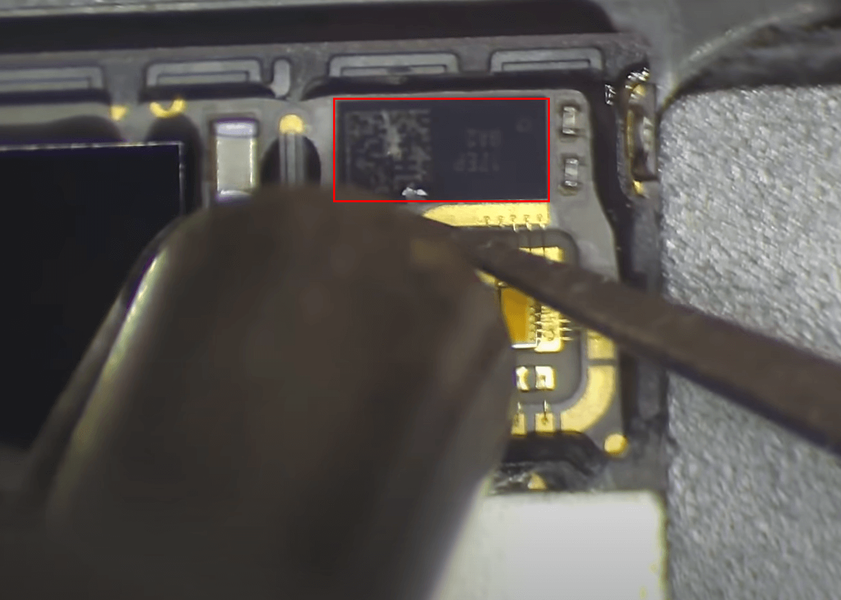 iphone 13 pro face id no disponible reparacion 13 El chip que hay que quitar