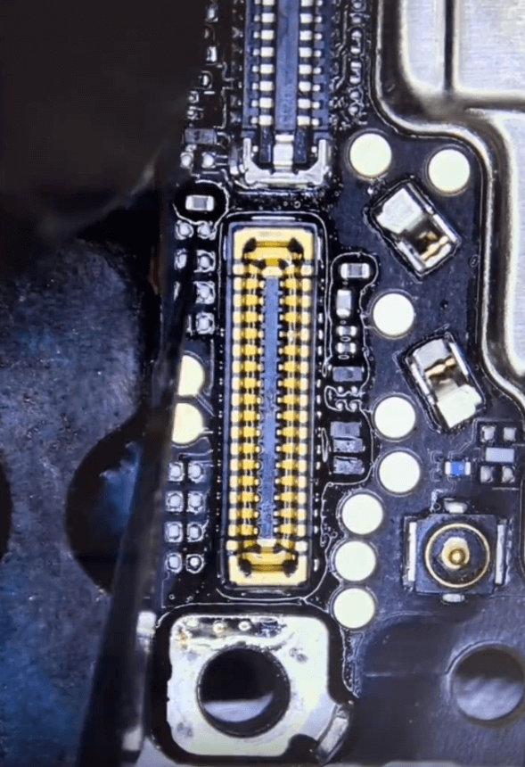 huawei mate 40 pro non riesce ad avviare il problema di riparazione 14 Saldare un nuovo connettore