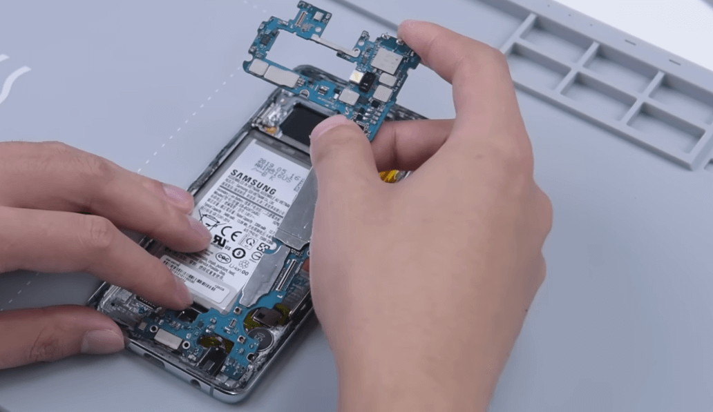 samsung s10 recupero dati da scheda incrinata Assemblare la scheda telefonica