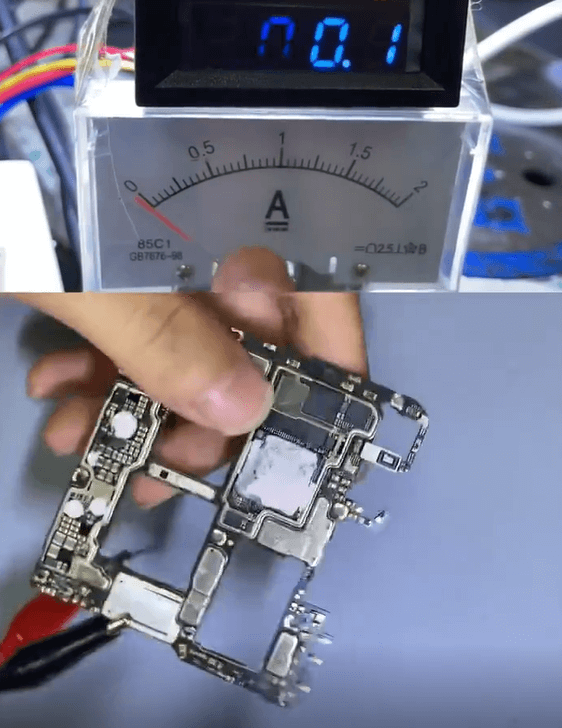 réparation des dommages causés par l'eau sur le huawei mate 40 pro Connecter le Mate 40 Pro avec le voltge