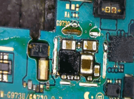 réparation du problème de démarrage du samsung galaxy s10 Corrosif II