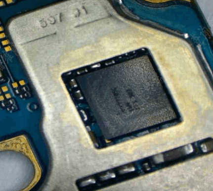 réparation du problème de démarrage du samsung galaxy s10 Copeaux chauds à l'arrière