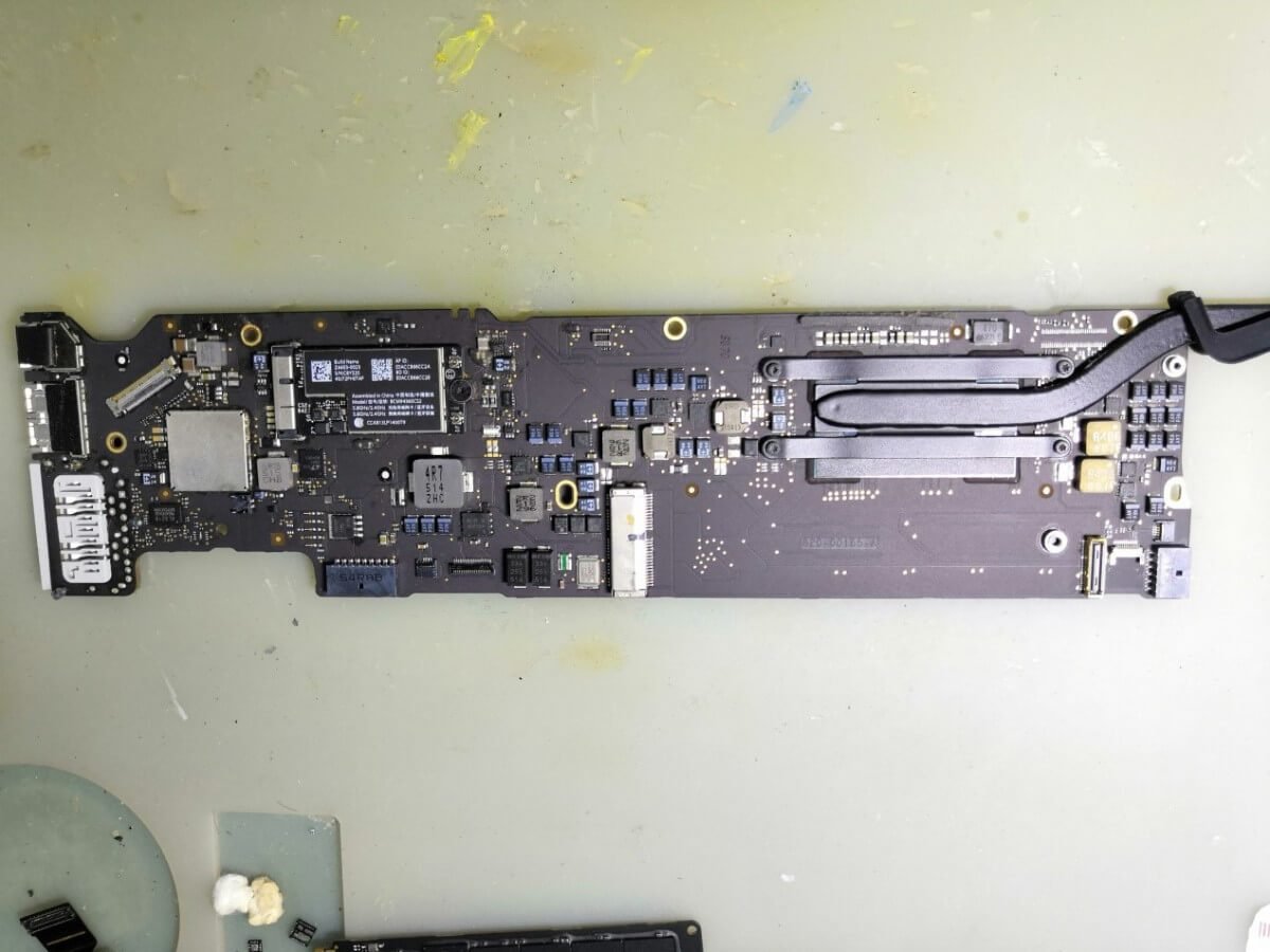 macbook a1466 versión 2015 la batería se caía muy rápido Macbook A1466 2015 Version Problema con la batería