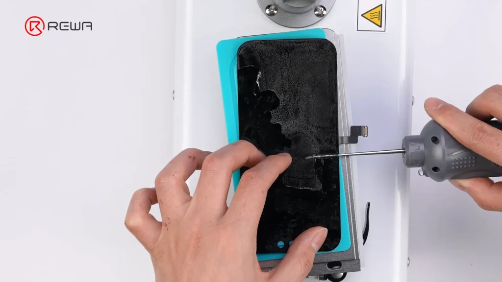 iphone 16 pro screen refurbishment: a step-by-step guide Clean OCA Residue