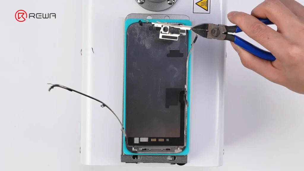 iphone 16 pro screen refurbishment: a step-by-step guide remove the iphone 16 pro frame 02 1