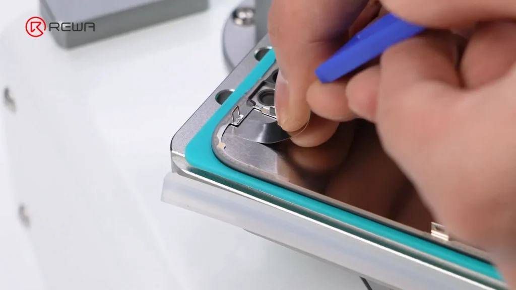 iphone 16 pro screen refurbishment: a step-by-step guide remove the iphone 16 pro frame 1