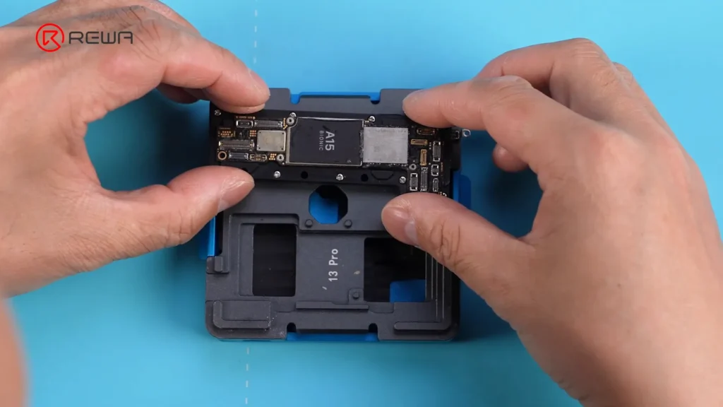 iphone 12 und höher Modelle wifi Chip Reparatur: eine Schritt-für-Schritt-Anleitung Fertiglöten 1 1.webp 1 1