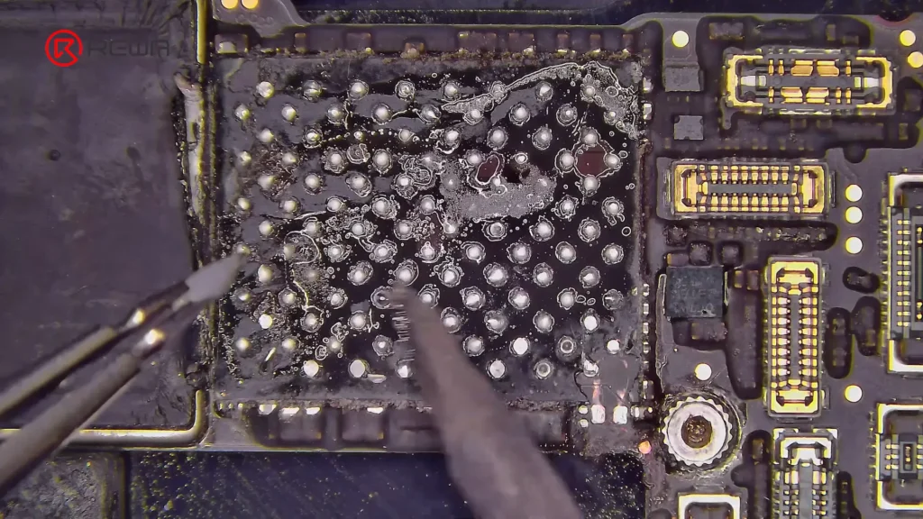 iphone 12 und höher Modelle wifi Chip Reparatur: eine Schritt-für-Schritt-Anleitung Nand-Chip entfernen 04 1