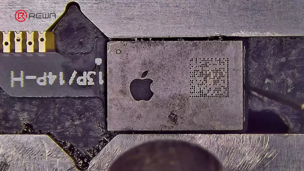 la primera pantalla aftermarket que pasa ios 18.3 repair assistant sin ic swap conexión segura del cable flexible 1