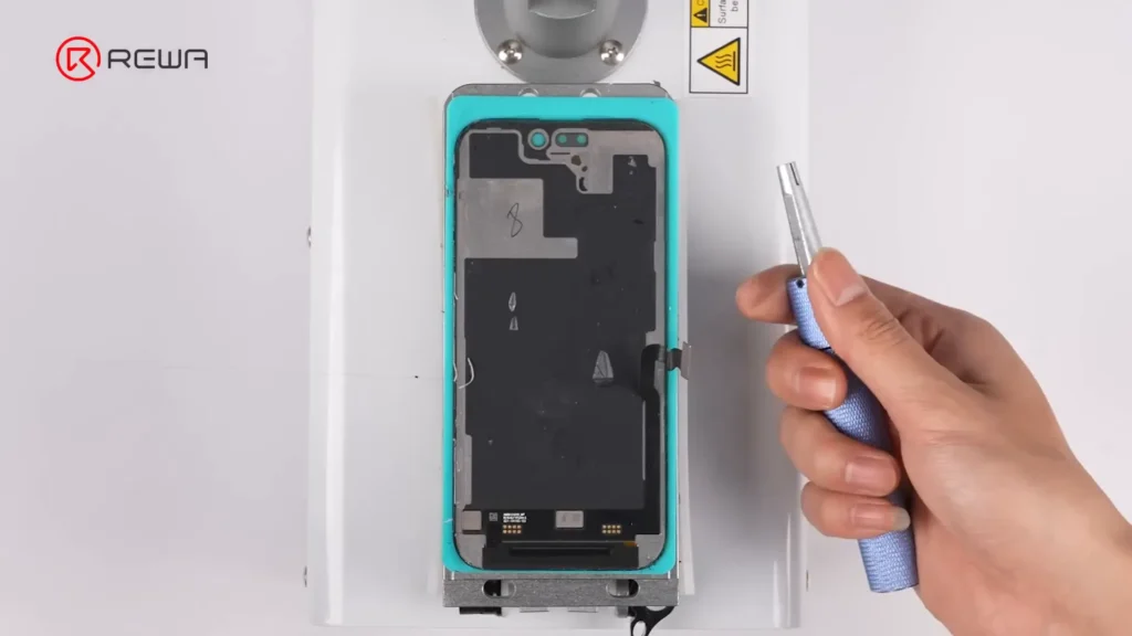 iphone screen refurbishing: how to avoid bubbles for a flawless finish Separate front glass using a 0.028 mm cutting wire